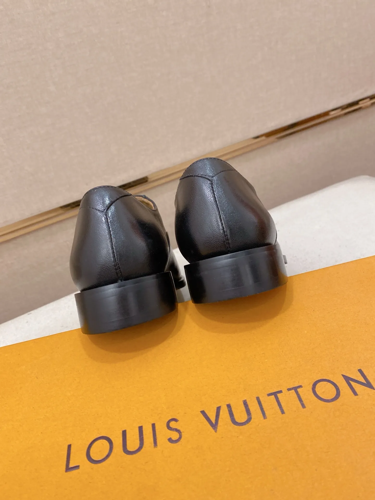 Men's men's shoes 💰 520💰⚡️New models on the market⚡️ Louis Vuitton (Louis Vuitton/LV) casual, business formal wear! Made with pure Italian craftsmanship, the upper is made of first-layer cowhide, which is full of texture! The lining is cowhide and the original rubber leather shoe outsole. The style is atmospheric and comfortable! Positive code 38-44